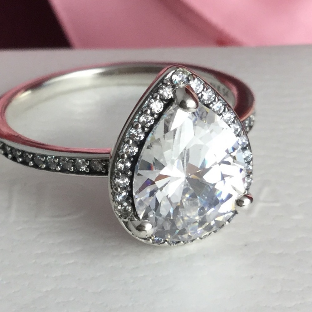 Pandora teardrop ring size 7 ✨💍✨💍✨